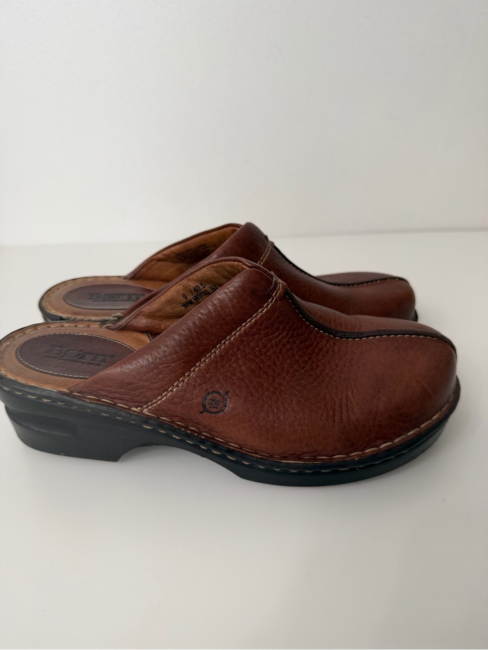 Born Brown Leather Slip-On Clog Size 9 - Picture 2 of 14